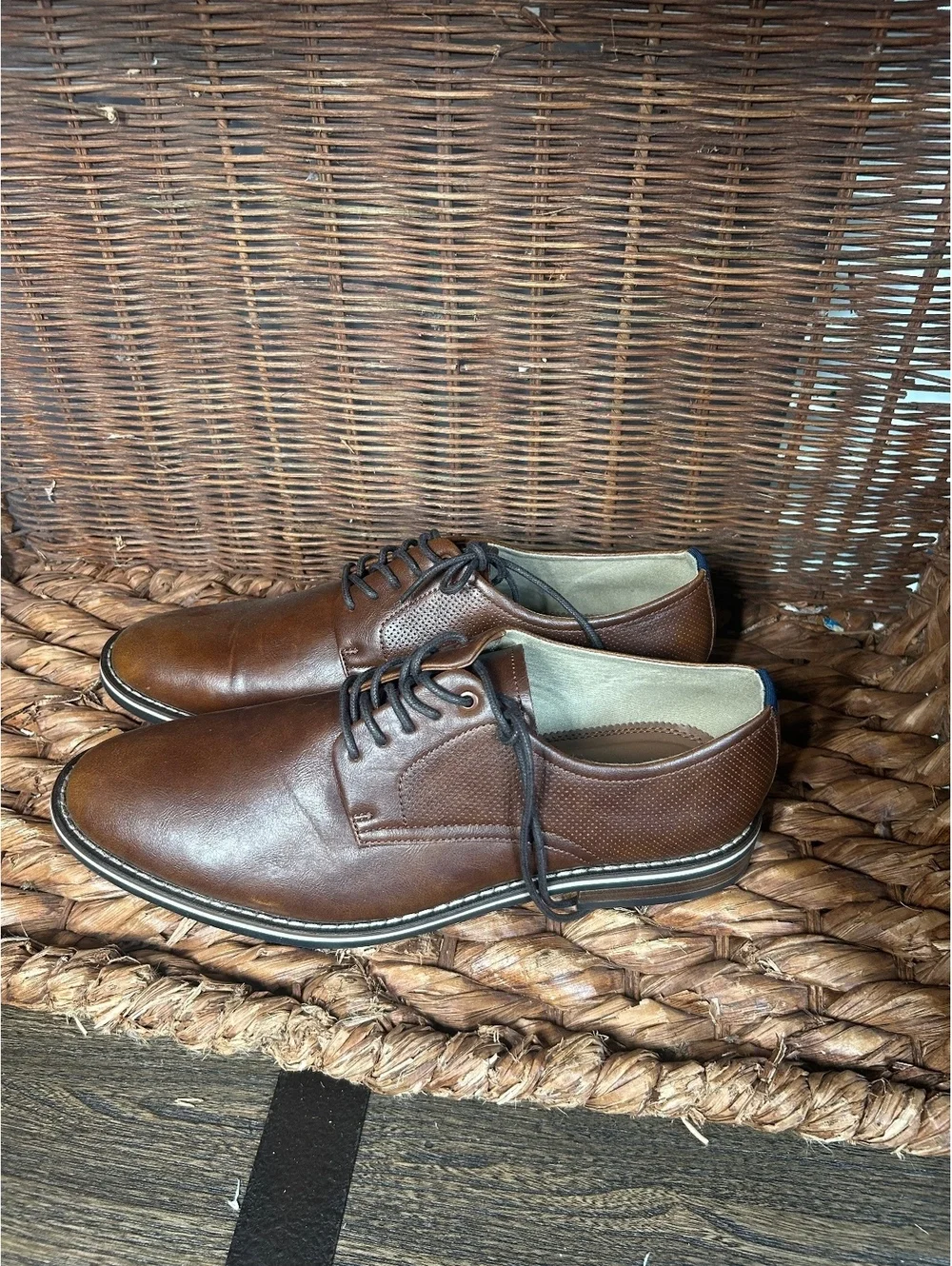 APT. 9 brown lace-up dress shoes